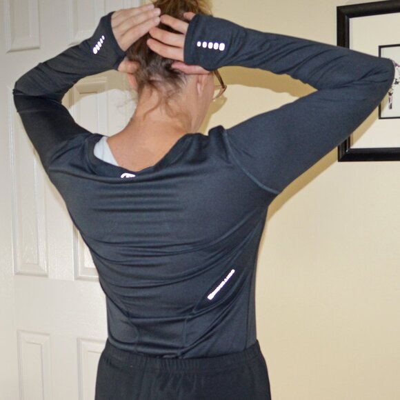 OAKLAND U (MI) PRE-LOVED BLACK / GOLD DANCE TEAM PRACTICE UNIFORM - TOP & SKORT - Picture 3 of 6